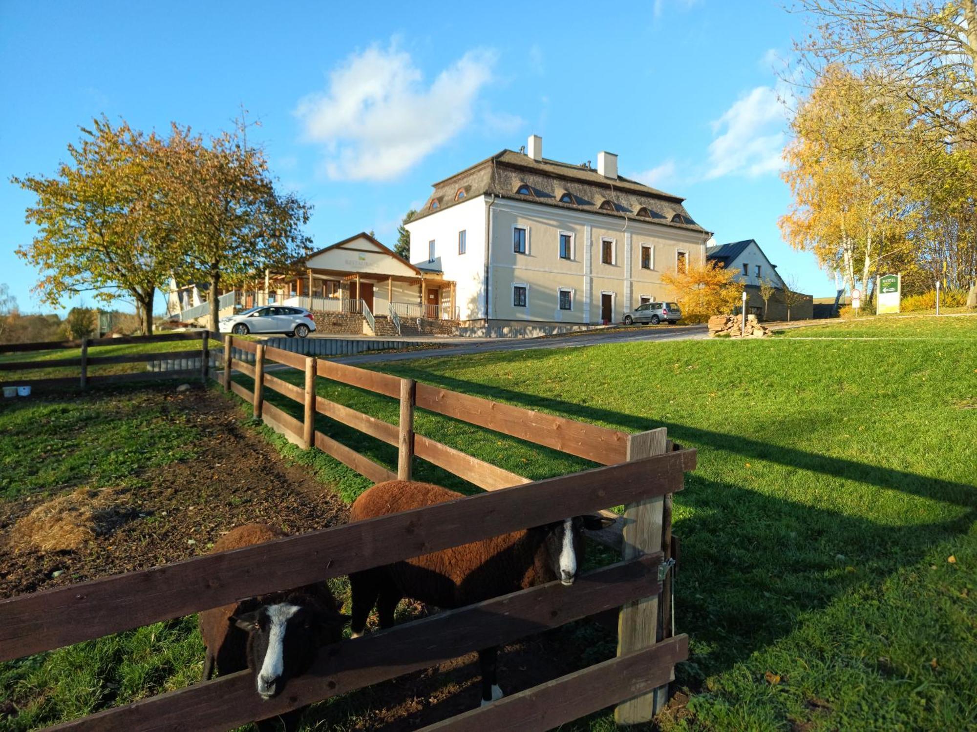 Resort Lisensky Dvur Snezne  Exterior photo